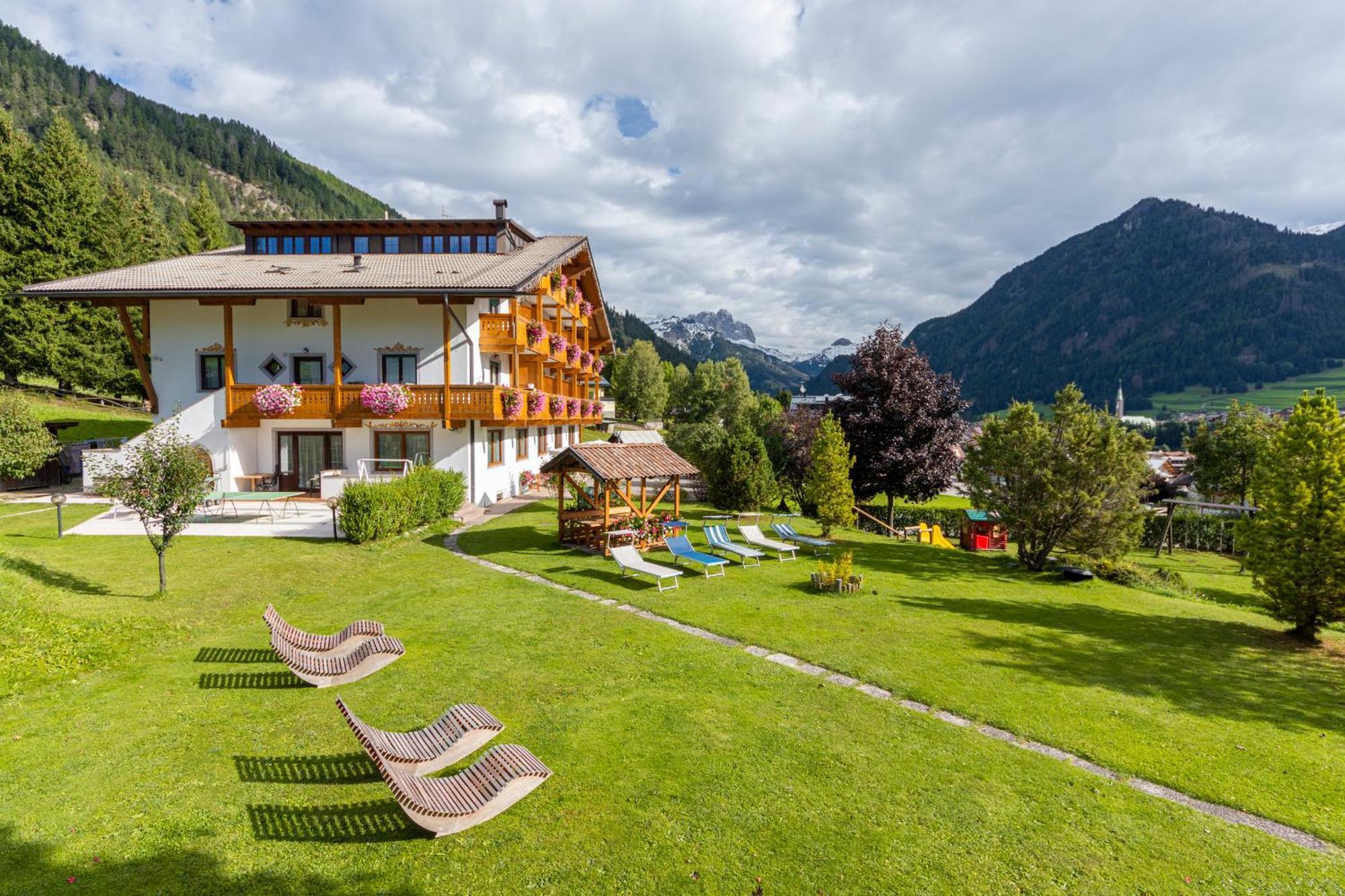 Villa Gemmy Pozza di Fassa Exteriör bild